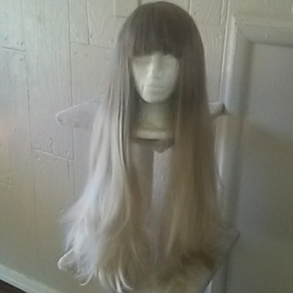 Gorgeous blonde Ombre 26 In. Wig